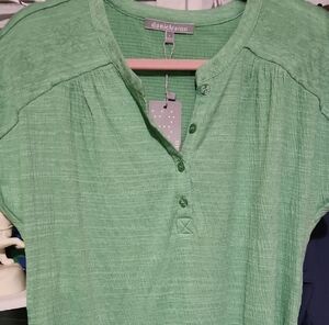 danielrainn Mint Green Button-Up Blouse